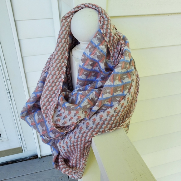 Charlotte Russe infinity wrap scarf - Picture 3 of 6
